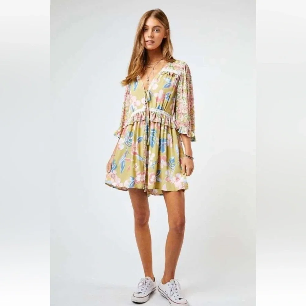 🧨 24. NWT Davi & Dani Mixed Floral Print Romper with Crochet Accents - Picture 9 of 10